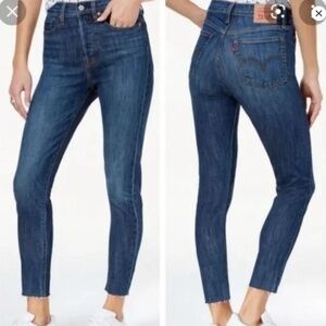 Levi's Wedgie Skinny Raw Hem Jeans - Womens size 27